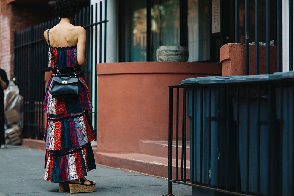 Streetstyle на Неделе моды в НьюЙорке фото гостей показов | Vogue