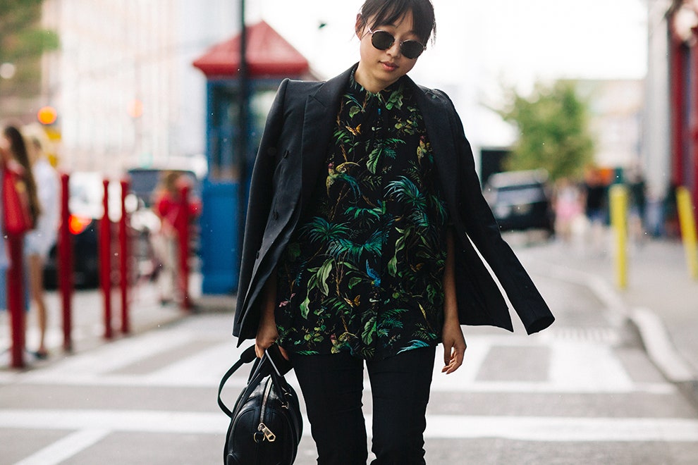 Streetstyle на Неделе моды в НьюЙорке фото гостей показов | Vogue