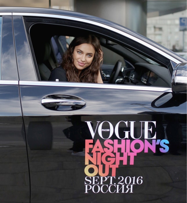 Старт Vogue Fashion's Night Out в центре MercedesBenz фото Ирины Шейк и Виктории Давыдовой | Vogue