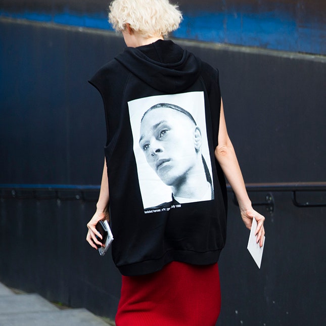 Как Рианна, Рита Ора и другие модницы носят Raf Simons