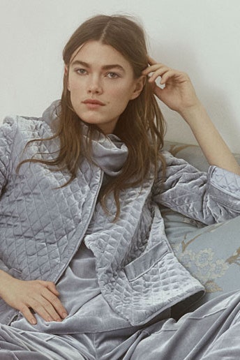 Женские дутые стеганые куртки с чем носить и где купить модные осенние модели | Vogue