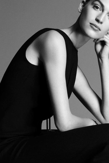 Кресла как из лукбуков весеннелетних и круизных коллекций для создания модной атмосферы | Vogue