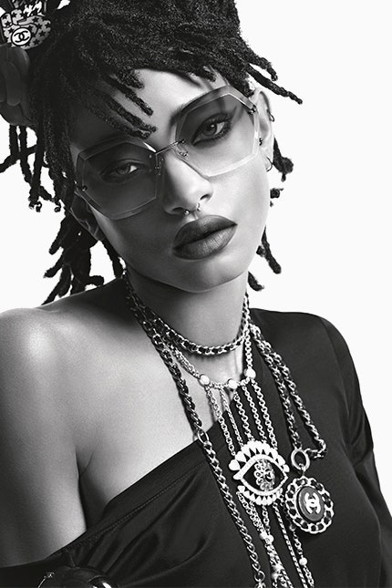 Солнцезащитные очки Chanel из новой коллекции представила Уиллоу Смит | Vogue