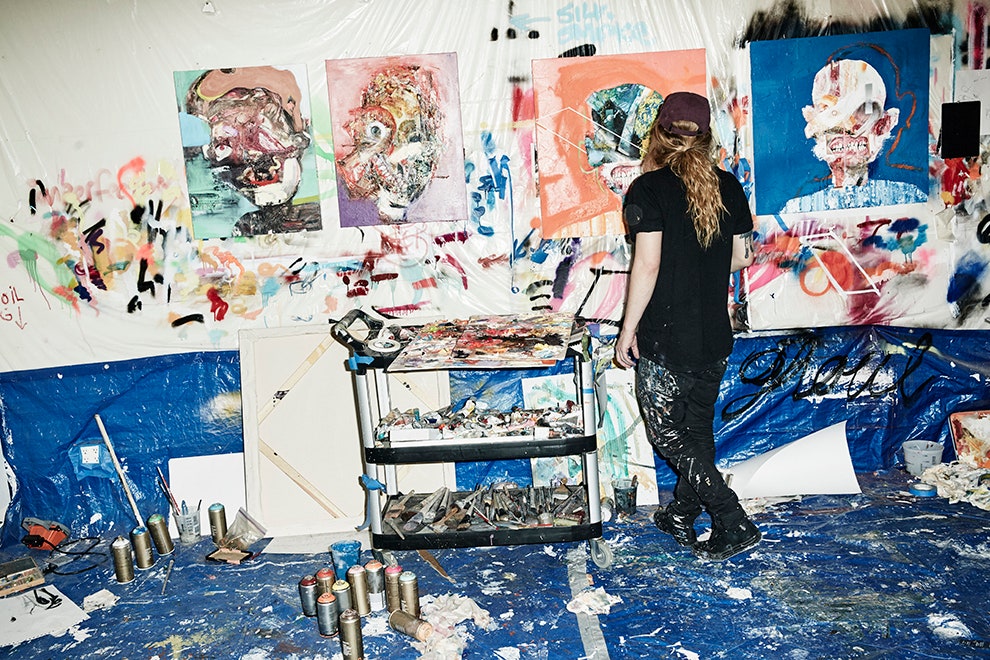 Художник Maggi будет персонализировать кеды Converse в Podium Market | Vogue