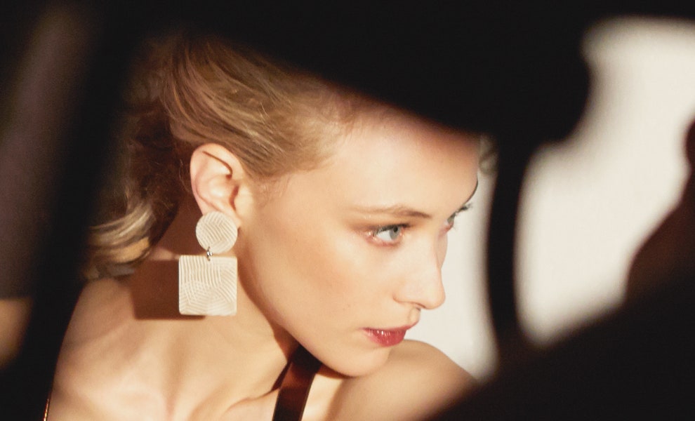Giorgio Armani Sepia летняя коллекция макияжа в теплых тонах | Vogue