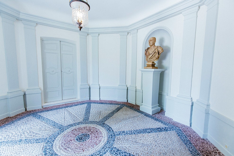 Замок Кристиана Диора La Colle Noire на юге Франции фото интерьеров после реставрации | Vogue
