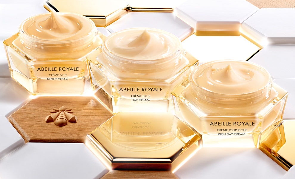 Guerlain выпустили кремы Abeille Royale c маточным молочком и разработали технику массажа | Vogue