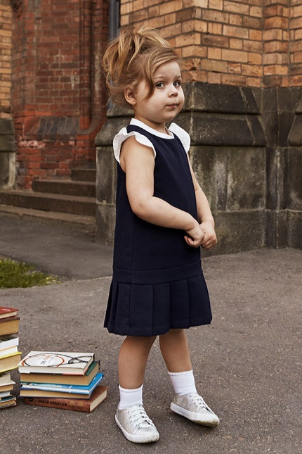 HM Mini Back to school коллекцию школьной формы для России представили дети знаменитостей | Vogue