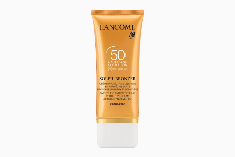 Крем Lancôme Soleil Bronzer Smoothing Protective Cream SPF защита кожи лица от солнца | Vogue