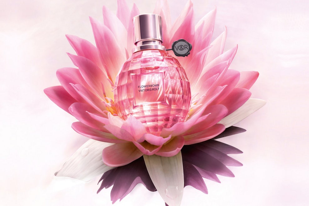 Viktor  Rolf La Vie en Rose аромат зеленого чая розового перца цветов жасмина и орхидеи | Vogue