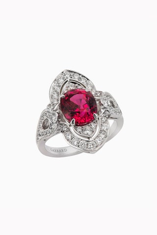 Кольцо Foxglove с рубином и бриллиантами.