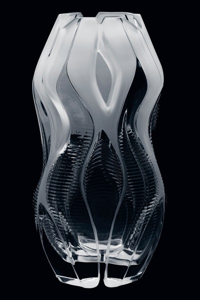 Коллекция Захи Хадид для Lalique Crystal Architecture хрустальные вазы Manifesto и Visio | Vogue