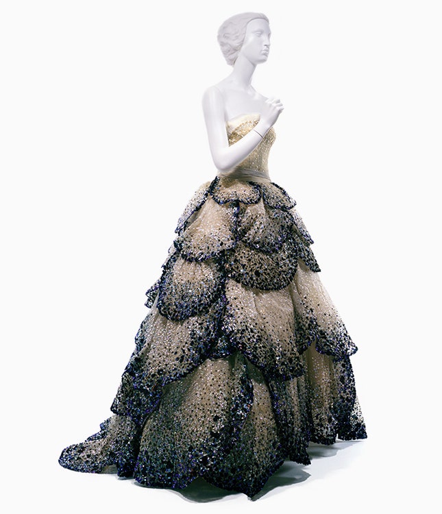 Archi Dior коллекция украшений посвященная платьям Кристиана Диора | Vogue