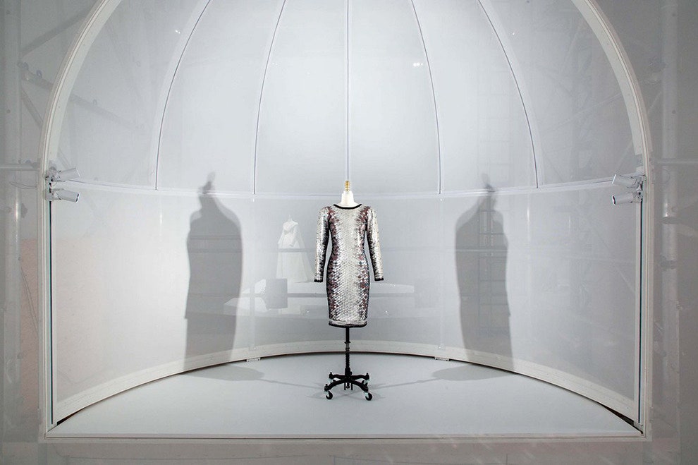 Выставка Manus x Machina в музее Metropolitan посвященная связи моды и технологий | Vogue