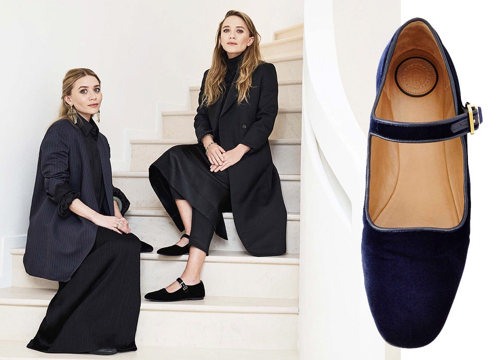 Балетки Ava из коллекции The Row от сестер Олсен темносиние бархатные туфли | Vogue