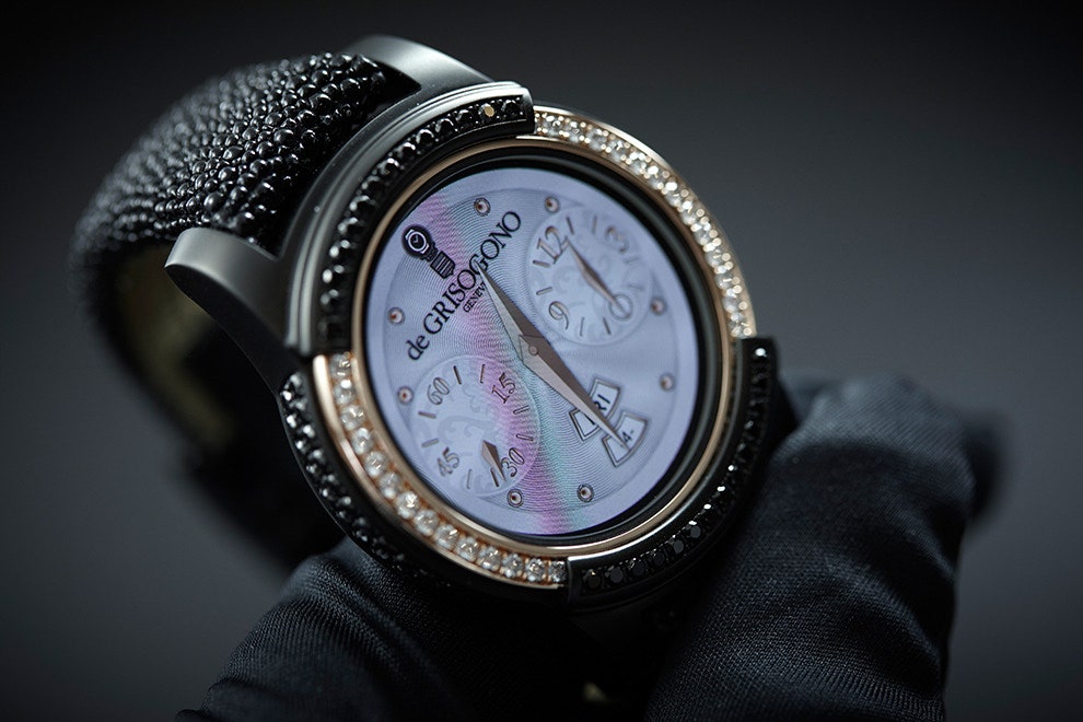Часы Samsung Gear S2 коллаборация Samsung и de Grisogono | Vogue