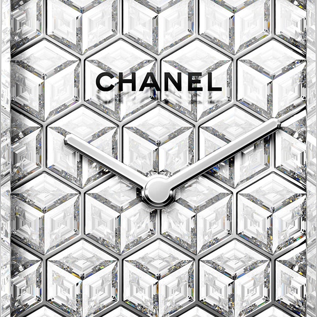 Уникальные бриллиантовые мозаики в новых часах Chanel
