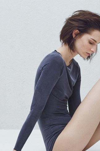 Коллекция Mango Premium «Весна в Париже» кожа вареная шерсть трикотаж деним и шелк | Vogue