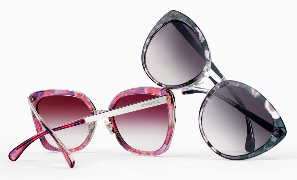 Очки Chanel из акварельной коллекции в янтарной розовой небесной и светлосерой гамме | Vogue