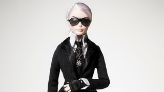 Выставка Barbie в Музее декоративного искусства в Париже куклы в нарядах ведущих Домов моды | Vogue