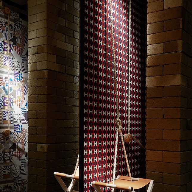 Многотонная инсталляция Hermès на Salone del Mobile 2016