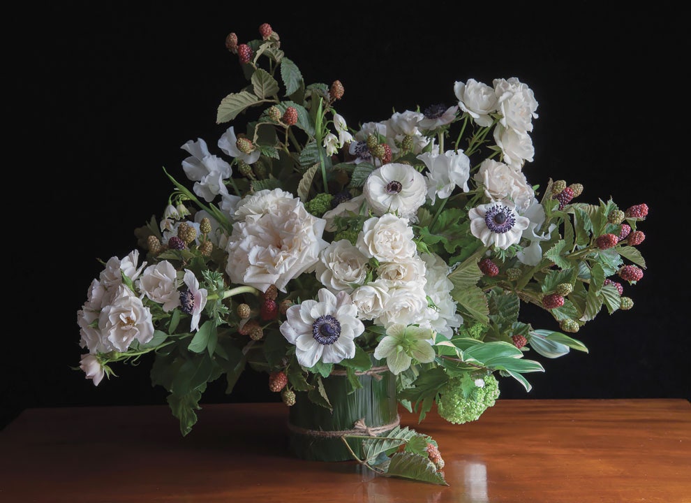 Книга Styling Nature пособие для флористов с фото красивых букетов и композиций | Vogue