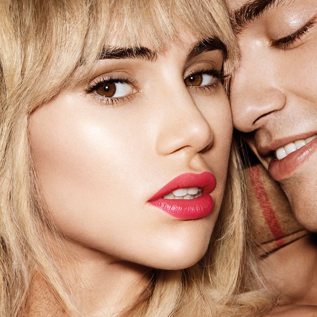 Помада Burberry Full Kisses только для пылких поцелуев