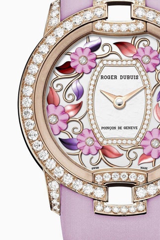Blossom Velvet Pink — новые коллекционные женские часы Roger Dubuis