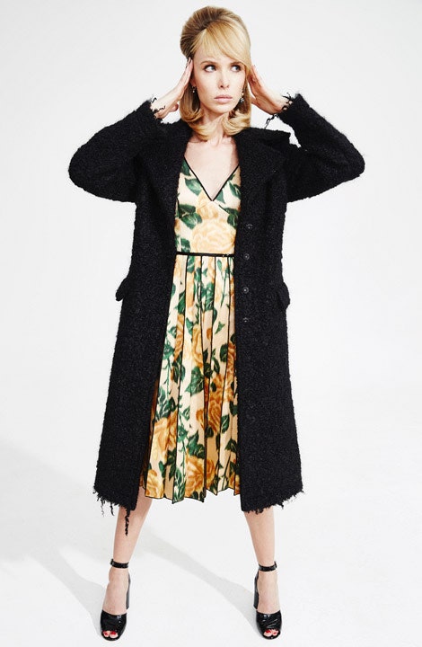 Илона Столье в съемке Наташи Гольденберг для ЦУМа образ старлетки из 60х | Vogue