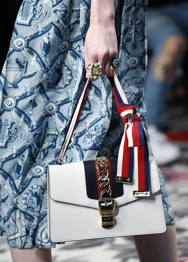 Вещь дня сумка Sylvie из весенней коллекции Gucci