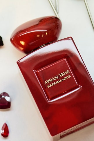 Ароматы Armani Priv La Collection de Terres Prcieuses Vert Malachite и Rouge Malachite | Vogue
