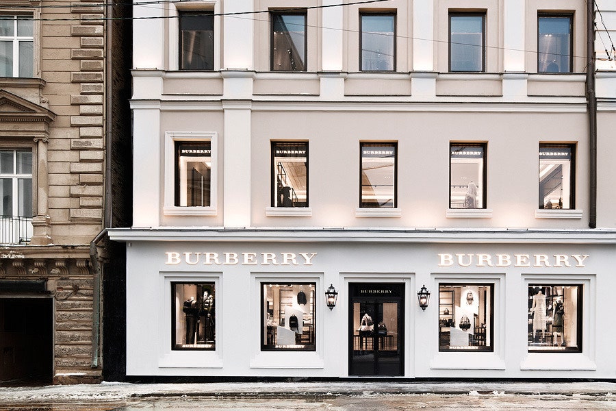 Burberry открывает первый в России флагманский магазин
