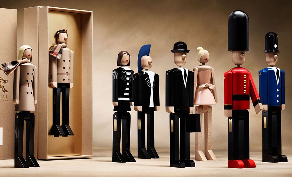 Подарочные куклы Burberry по мотивам хрестоматийных лондонских персонажей | Vogue