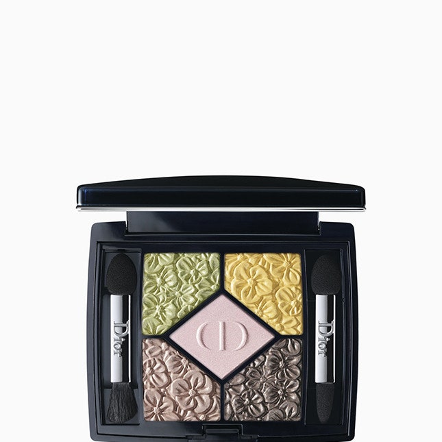 Цветочные бутоны в коллекции макияжа Dior Glowing Gardens