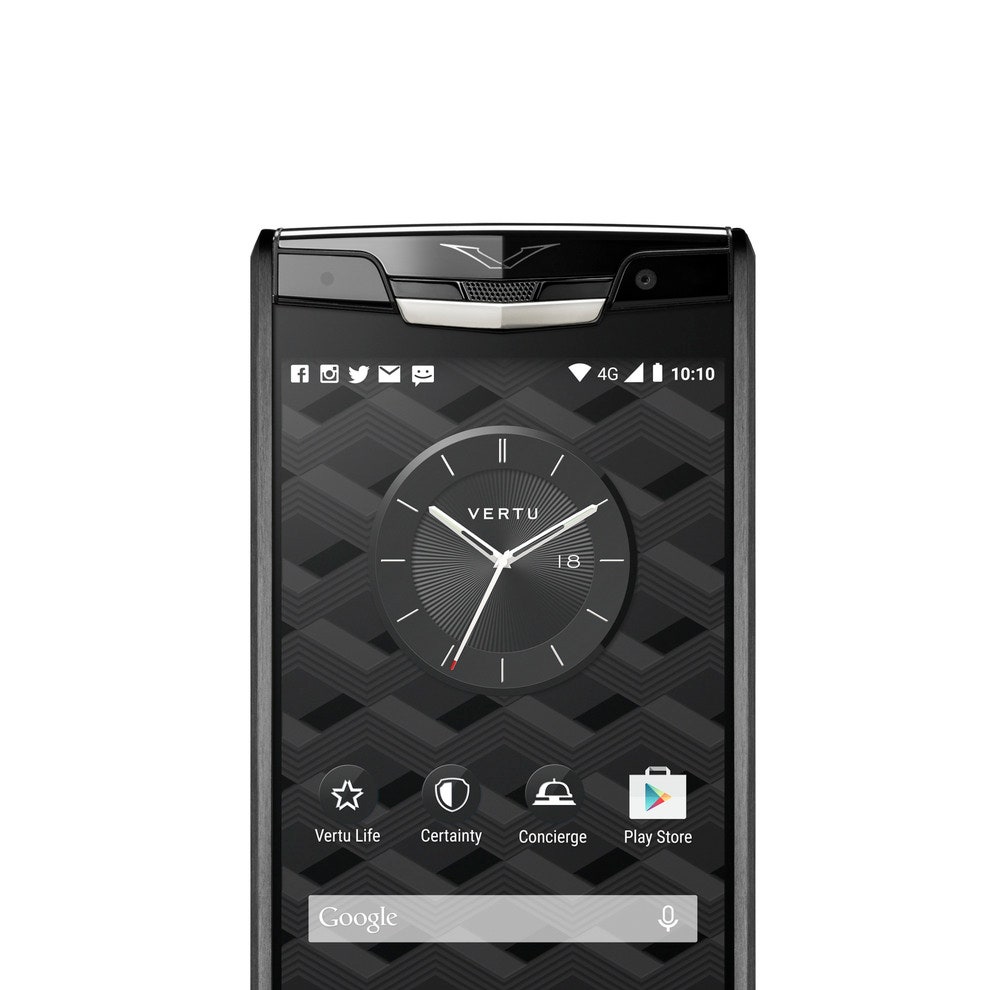 Мощнейший в истории Vertu смартфон с отделкой из редких видов кожи