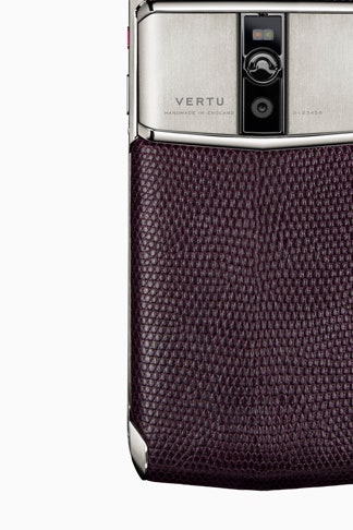 Мощнейший в истории Vertu смартфон с отделкой из редких видов кожи