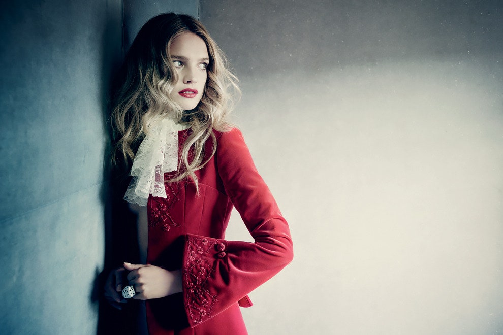 Red in Vogue коллекционный номер журнала  «Красная книга» с лучшими модными фотографиями | Vogue