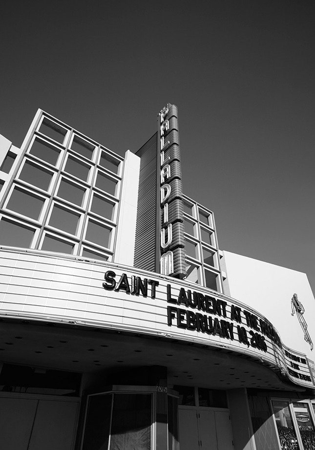 Шоу Saint Laurent едет в Калифорнию