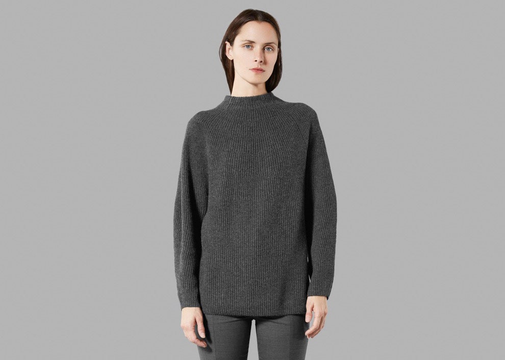 Свитер Everlane кашемировый пуловер из первой капсульной коллекции марки | Vogue