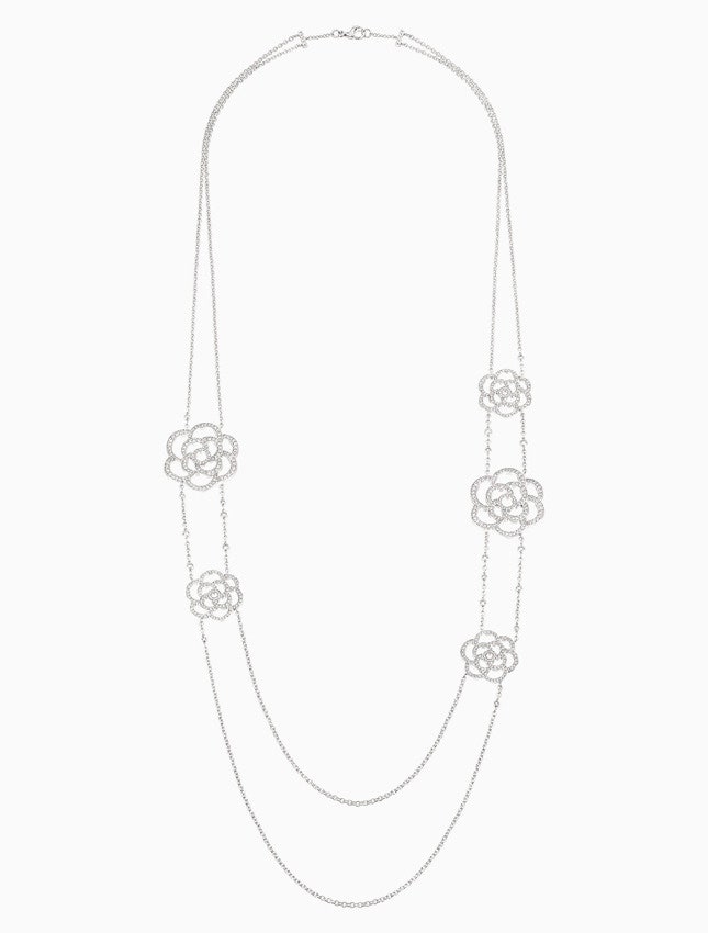 Усыпанные бриллиантами цветы и звезды Chanel — чего еще желать
