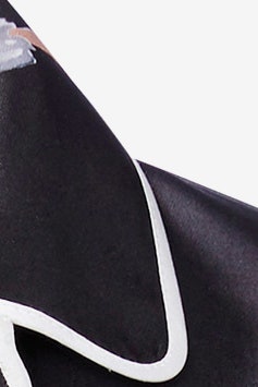 Пижамный костюм Rochas фото модели из черной ткани с балеринами