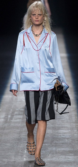 Модные тенденции веснылета 2016 года стиль 90х футуризм анималистичные принты пижамы | Vogue