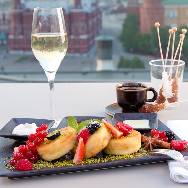 Кремлевские завтраки на летней террасе O2 Lounge