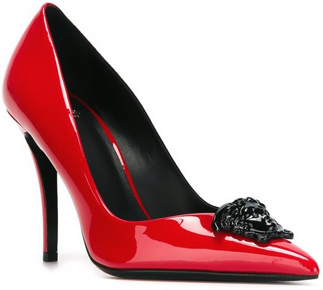 К Vogue FNO готовы 20 алых пар обуви