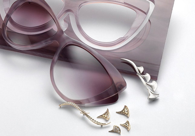 Солнечные очки Diva napi от Bvlgari розовый цвет и украшение из белого золота с бриллиантами | Vogue