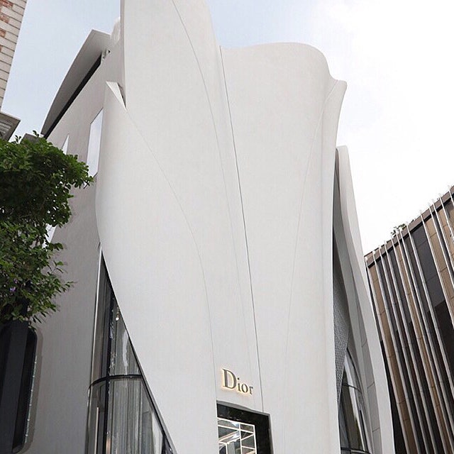 Белый дом: новый бутик Dior в Сеуле