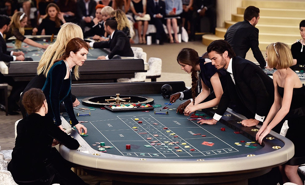 Ставки сделаны казино на показе Chanel