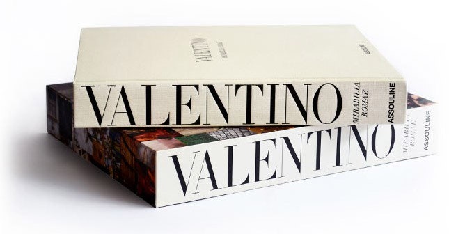 Книга Valentino о богатой истории Рима и умопомрачительных платьях