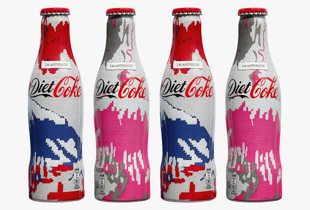 Джонатан Андерсон представил миру свою бутылочку CocaCola