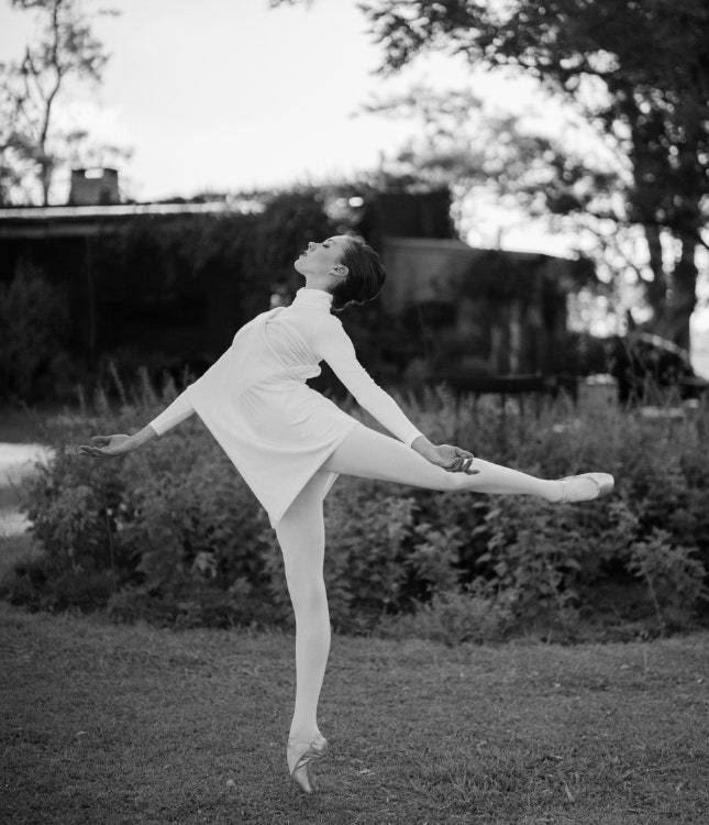 Wolford выпустил капсульную коллекцию для балерин лицом которой стала Кейт Борен | Vogue